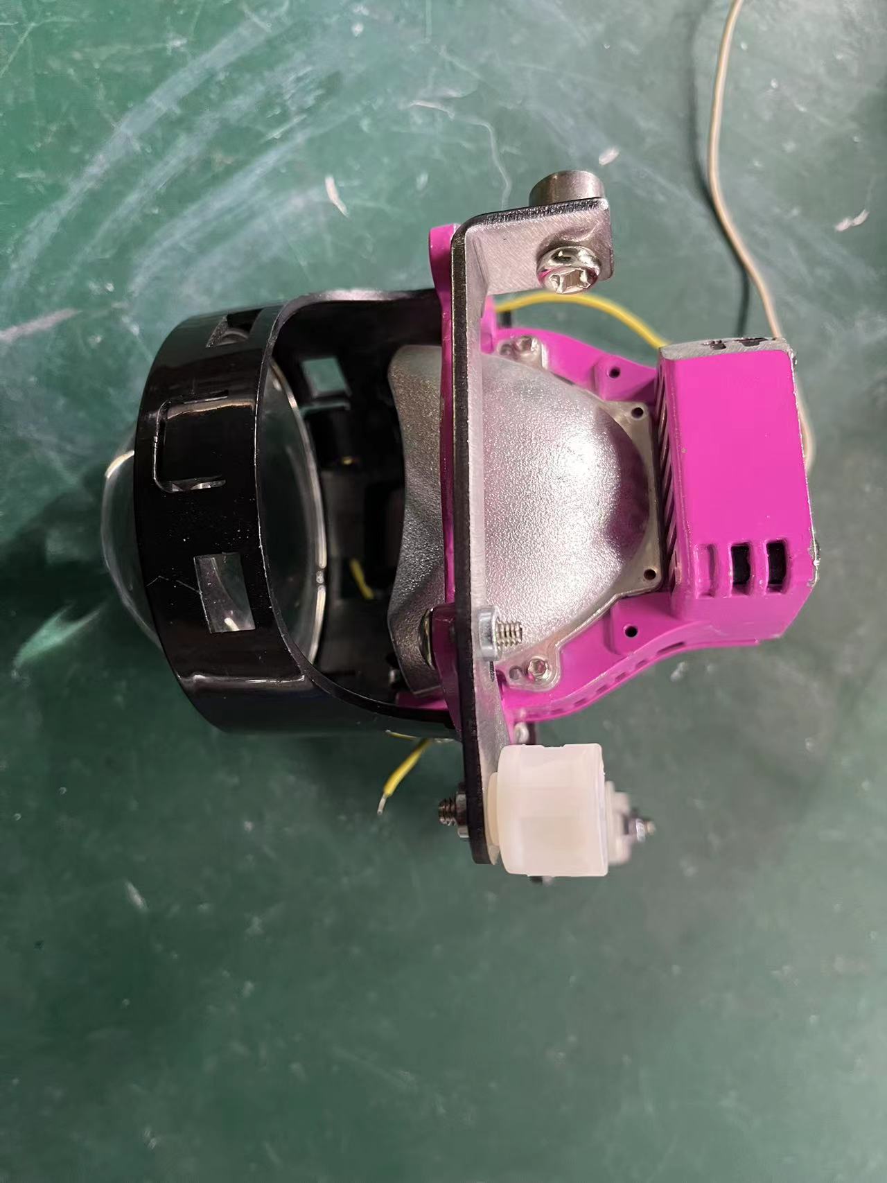 12-16奥迪A4卤素支架