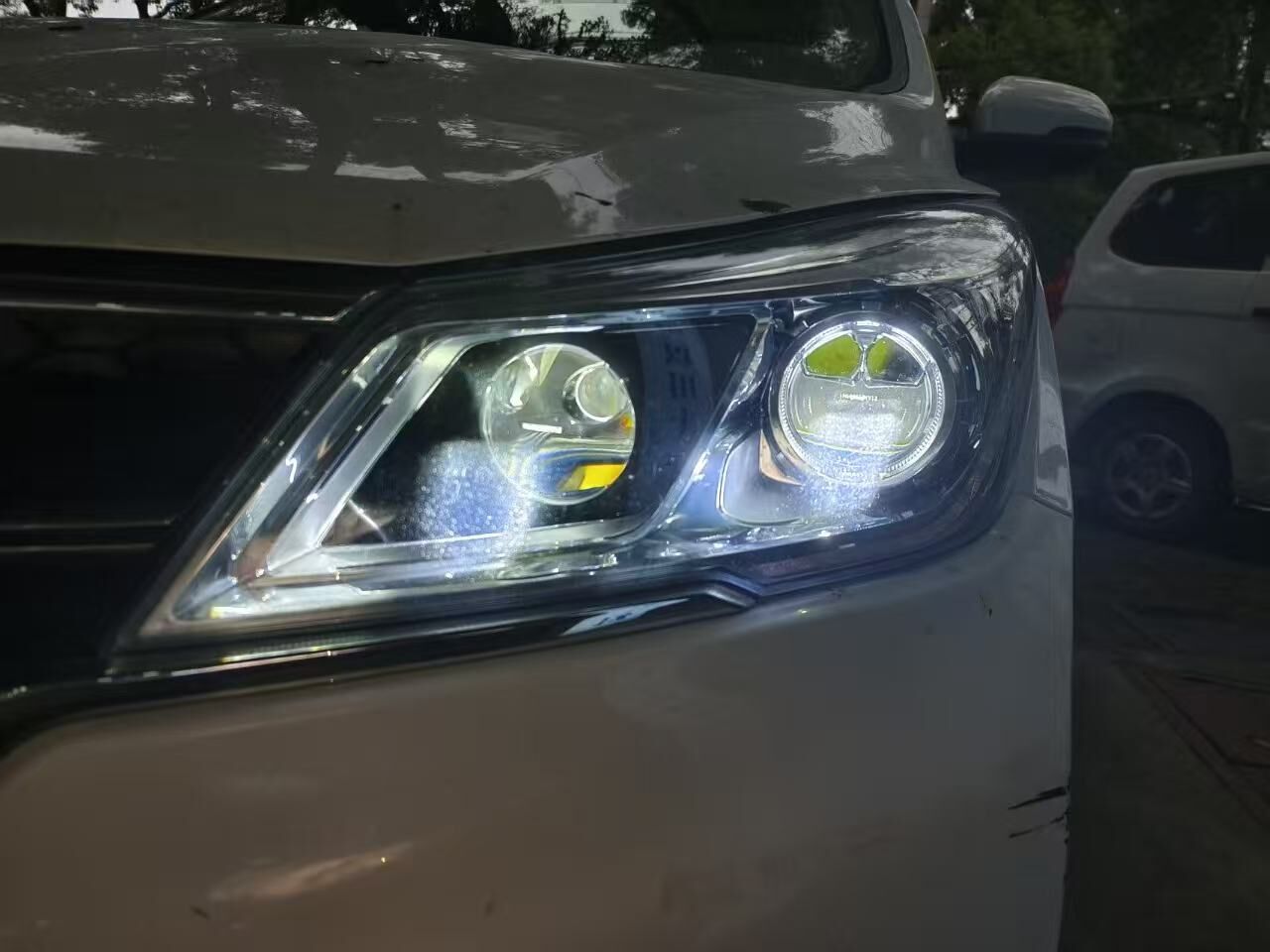 17-21款宝骏730透镜支架