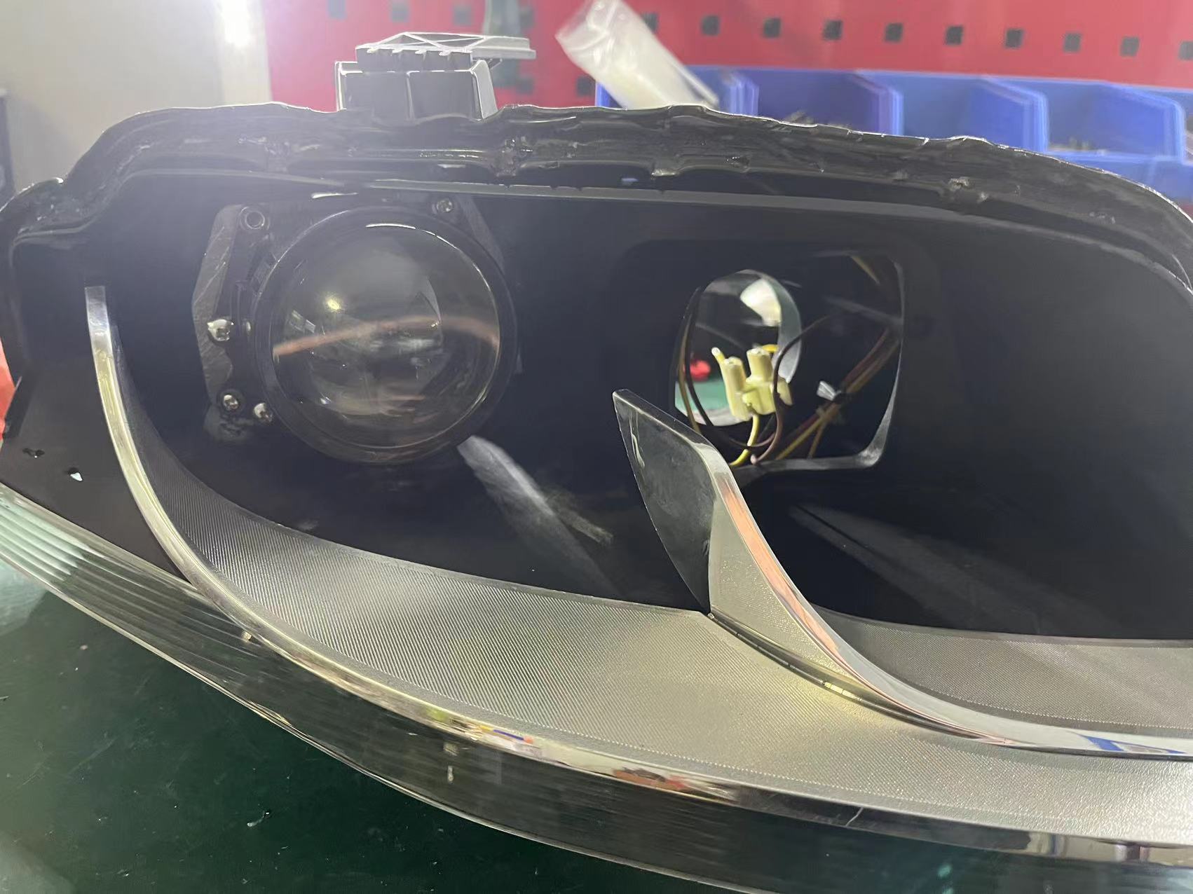 09-11奥迪A4卤素支架