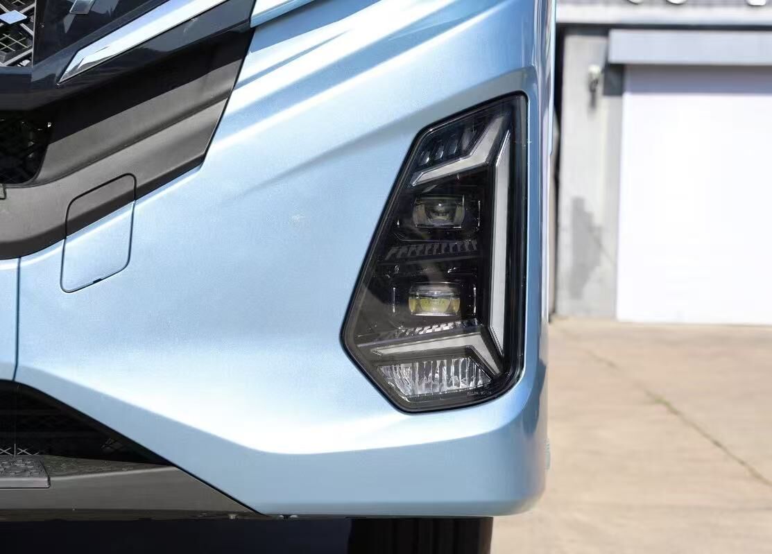 德州伟梵 【25款 福田欧曼银河3 银河5 银河5M 欧航H  远近光通用】远近光 雾灯位安装图解