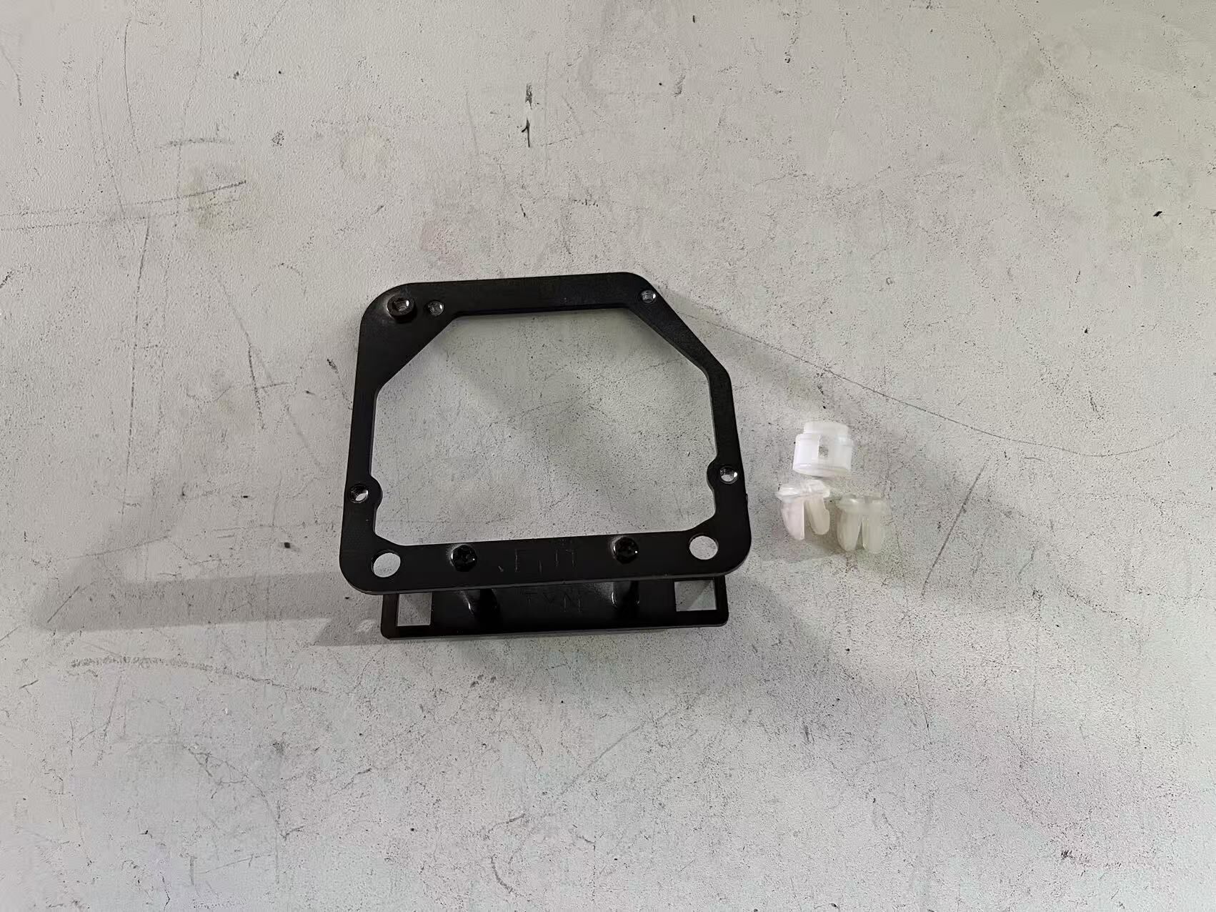 德州伟梵【17-22款福田图雅诺近光支架】 安装教程