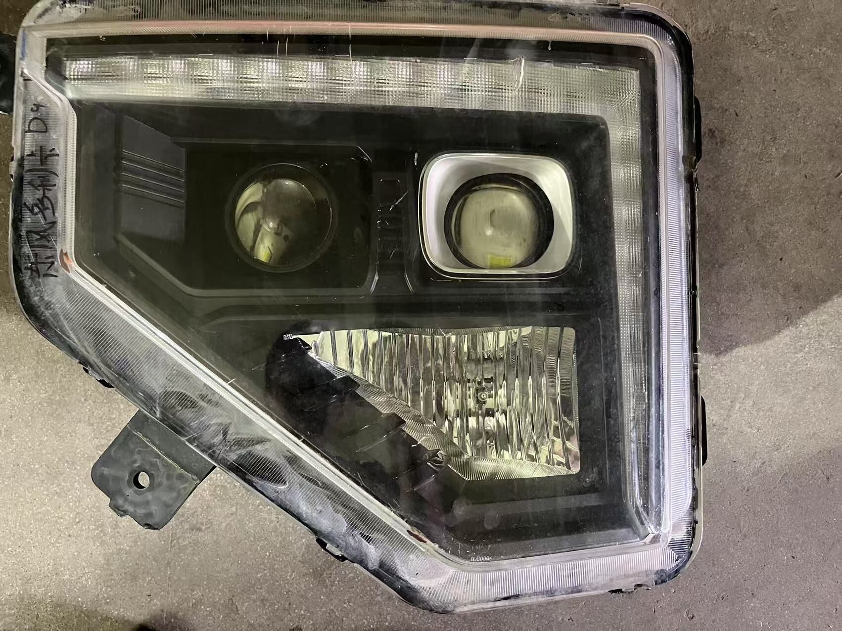 德州伟梵【22-24款东风多利卡D9 D12透镜支架】安装教程