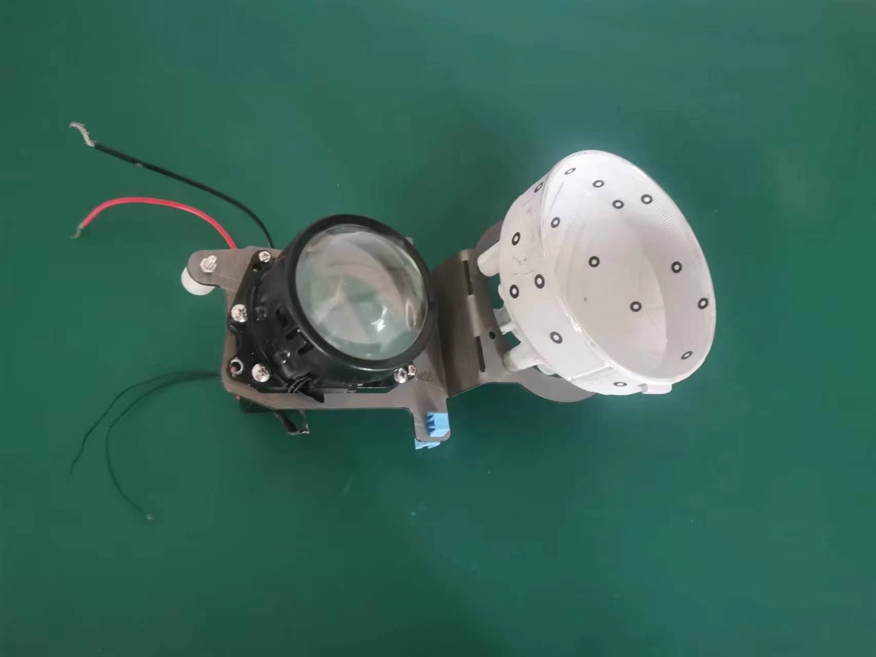 德州伟梵【18-22款东风天龙旗舰KX透镜支架】 安装图解