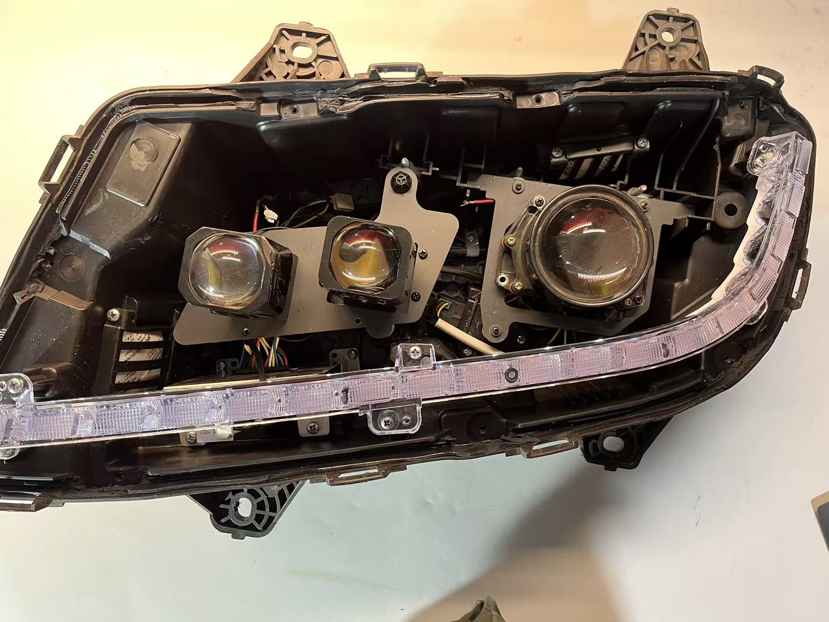 德州伟梵【23-25解放JH5高配LED透镜支架B款】远光 近光 安装图解