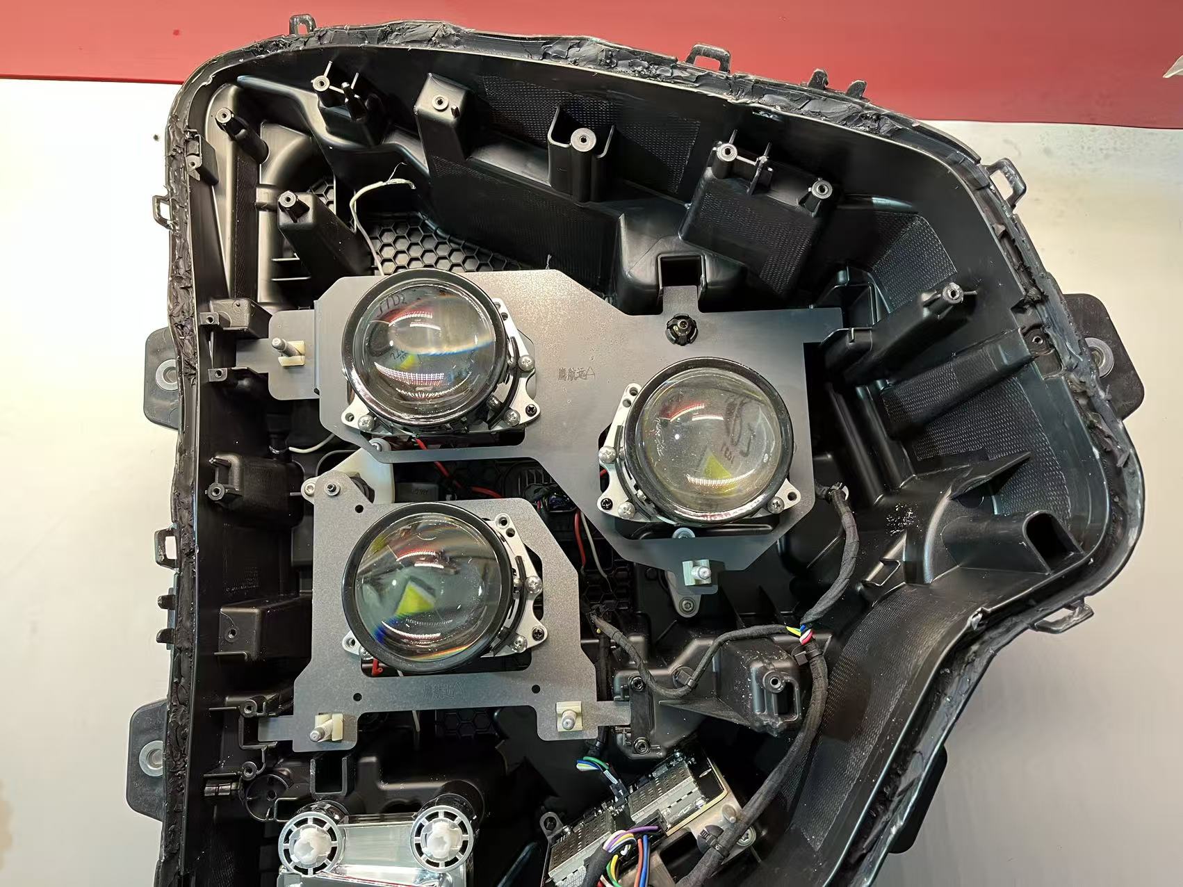 德州伟梵【25款解放JH6鹰航A款透镜支架】远光 近光 安装图解