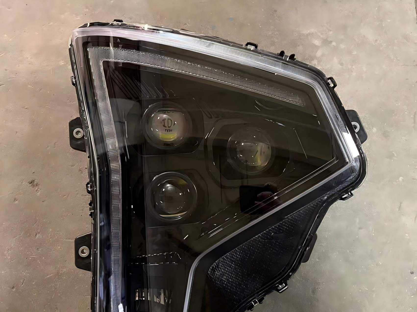 德州伟梵【25款解放JH6鹰航A款透镜支架】远光 近光 安装图解