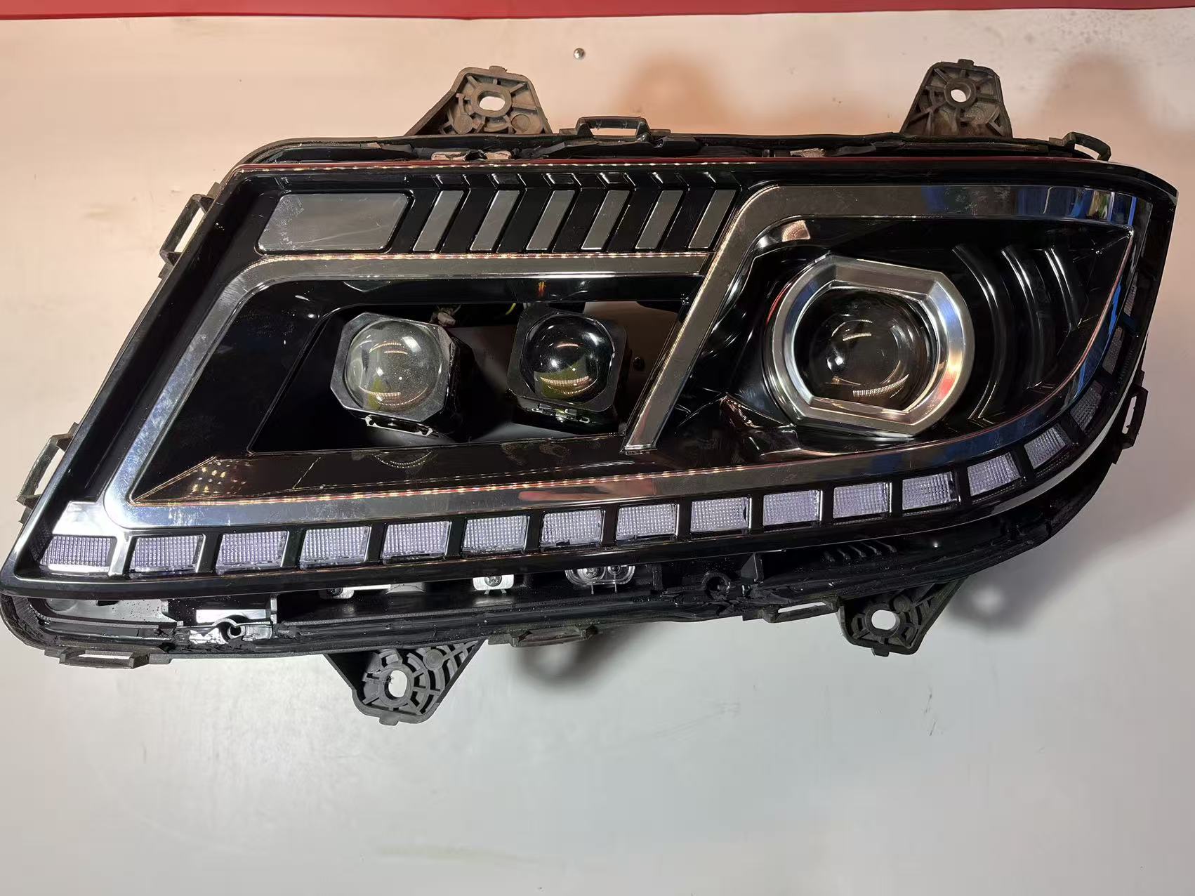 德州伟梵【23-25解放JH5高配LED透镜支架B款】远光 近光 安装图解