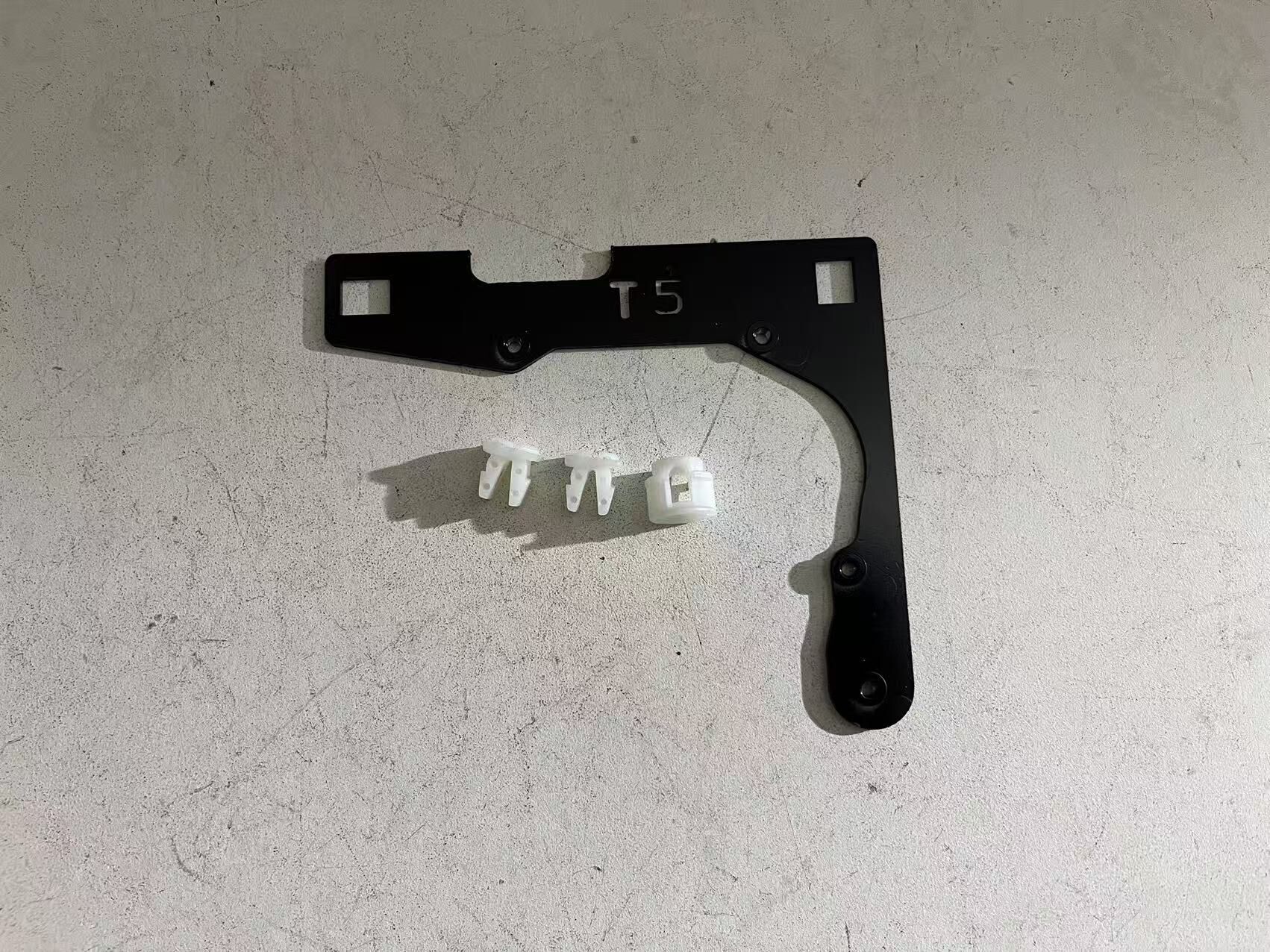 德州伟梵【东风华神T5 DV5 多利卡D9K近光支架】 安装图解