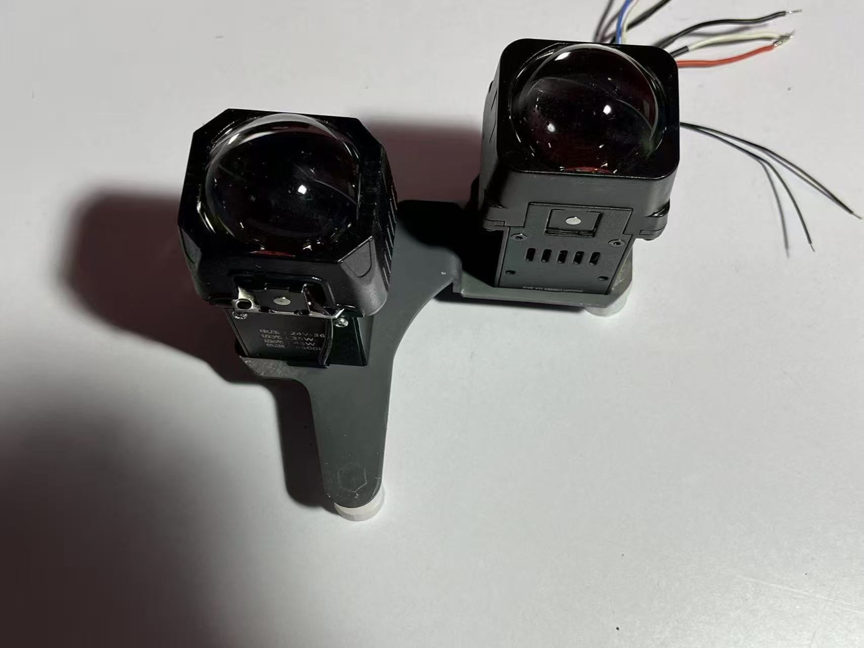 德州伟梵【欧曼银河 GTL星翼 EST星辉矩阵支架】 远光 近光 雾灯安装图解