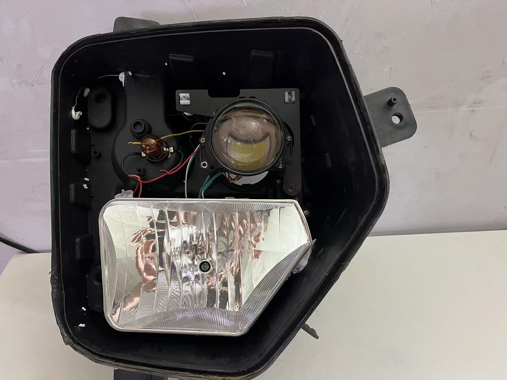 德州伟梵【东风华神T5 DV5 多利卡D9K近光支架】 安装图解