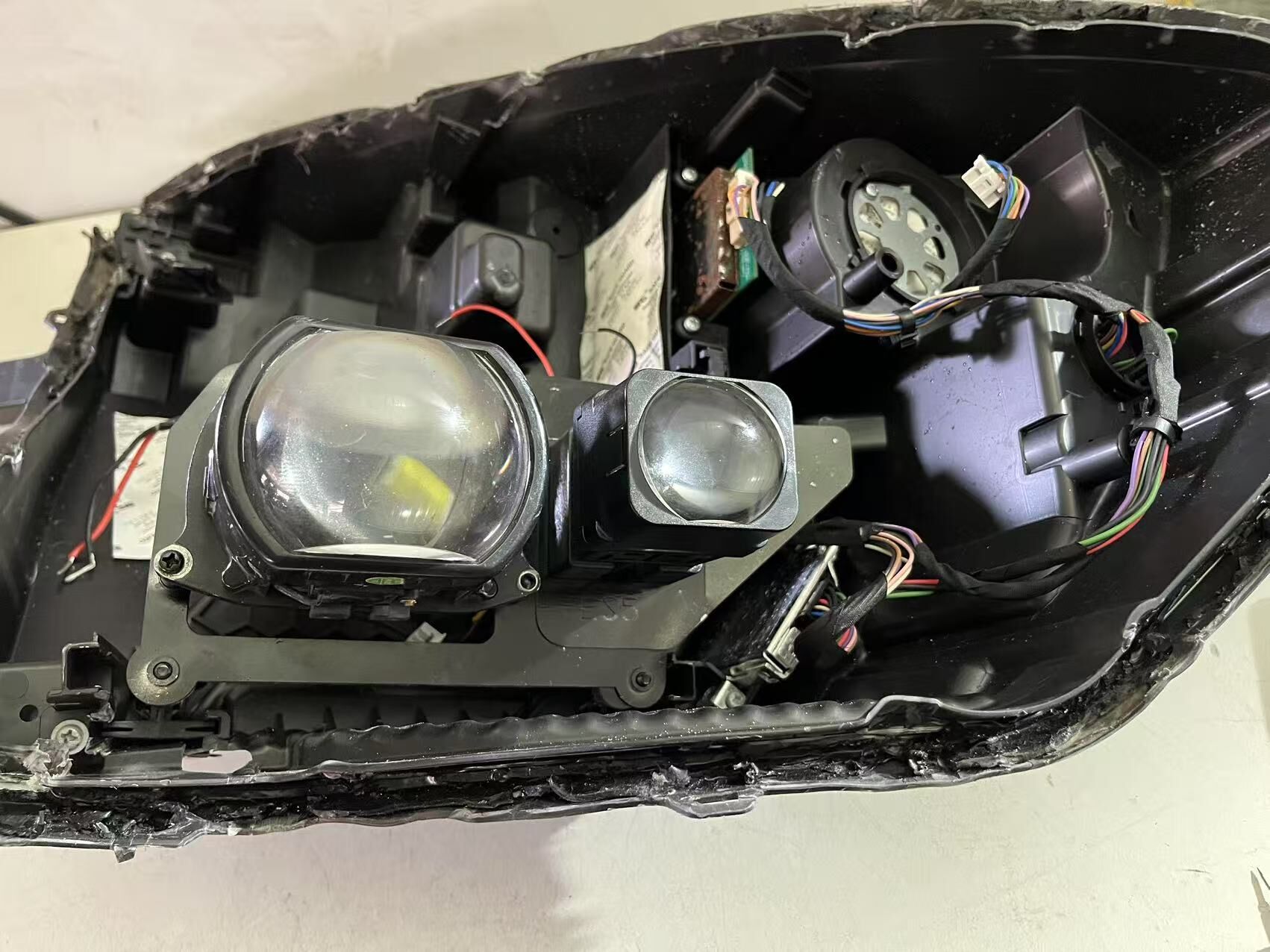 德州伟梵【25款名爵MG ES5透镜支架】3寸加矩阵 安装图解