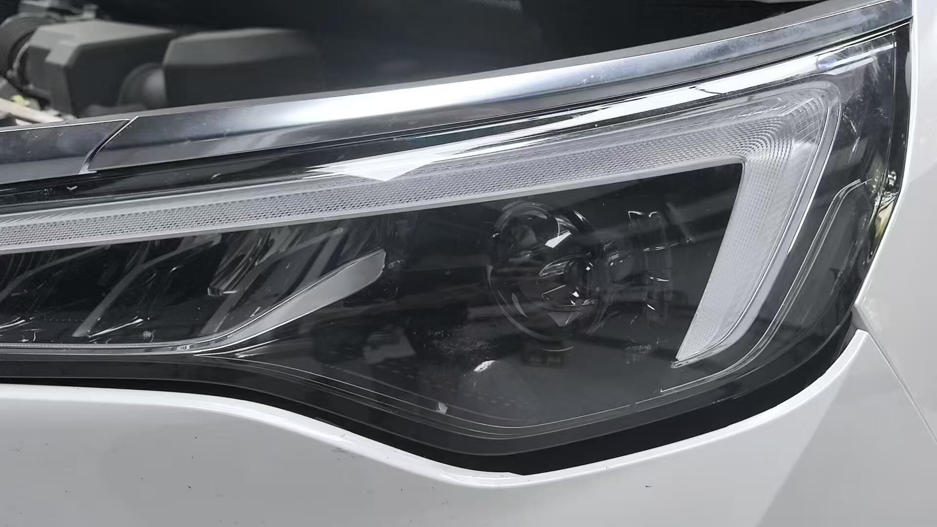 德州伟梵【 23-25款别克世纪七座臻享款 透镜支架】 安装图解