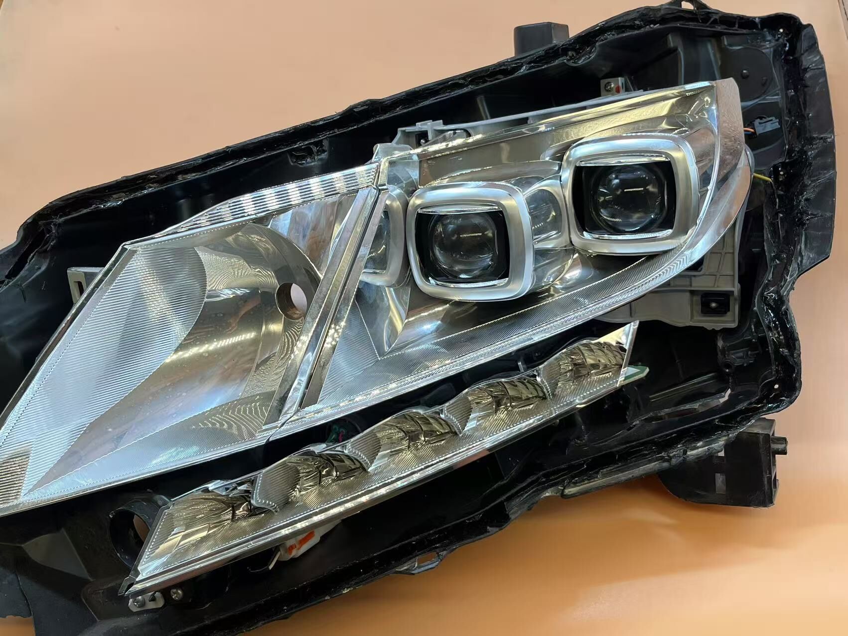 德州伟梵【15-21款本田奥德赛高配 近光LED款矩阵支架】 安装图解