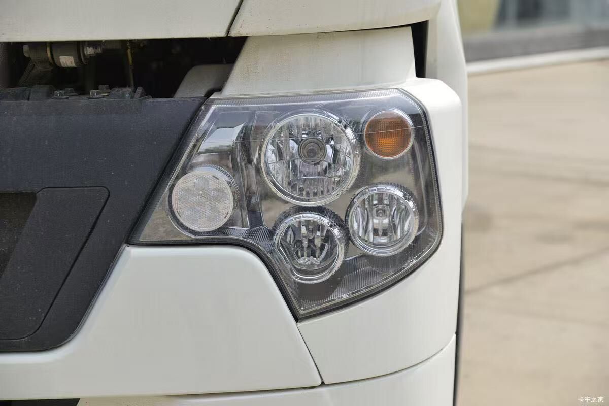 德州伟梵【重汽豪沃T7H TX近光支架】 安装图解