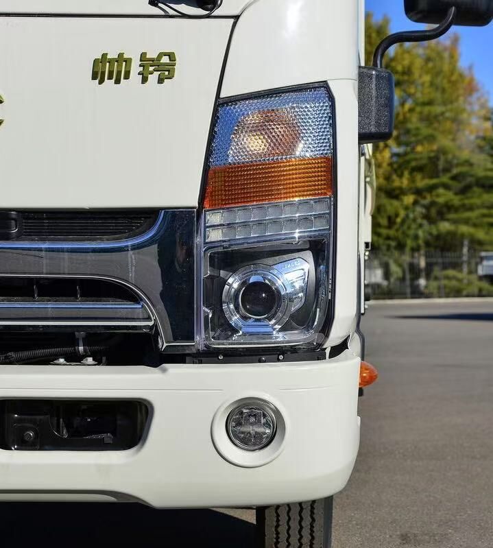 德州伟梵【 19-24款江淮帅铃Q3 Q6 Q7 透镜支架】 安装图解