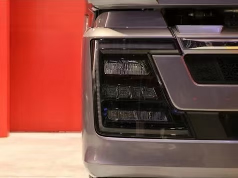 德州伟梵【20-23款豪沃TH7 近光四透支架】 安装图解