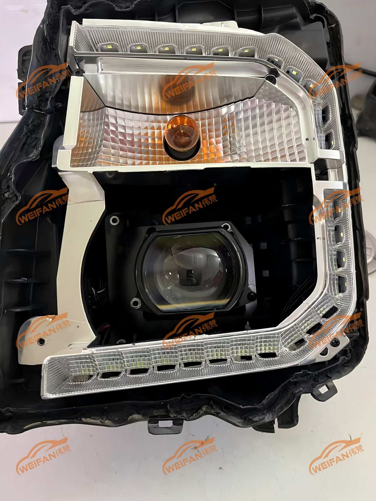 德州伟梵【22-24款解放霸铃 透镜支架】 安装图解