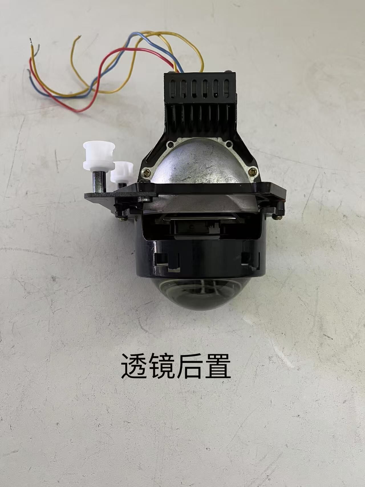 德州伟梵【 22-25款江铃新凯运 透镜支架 割后壳可免开灯】 安装图解