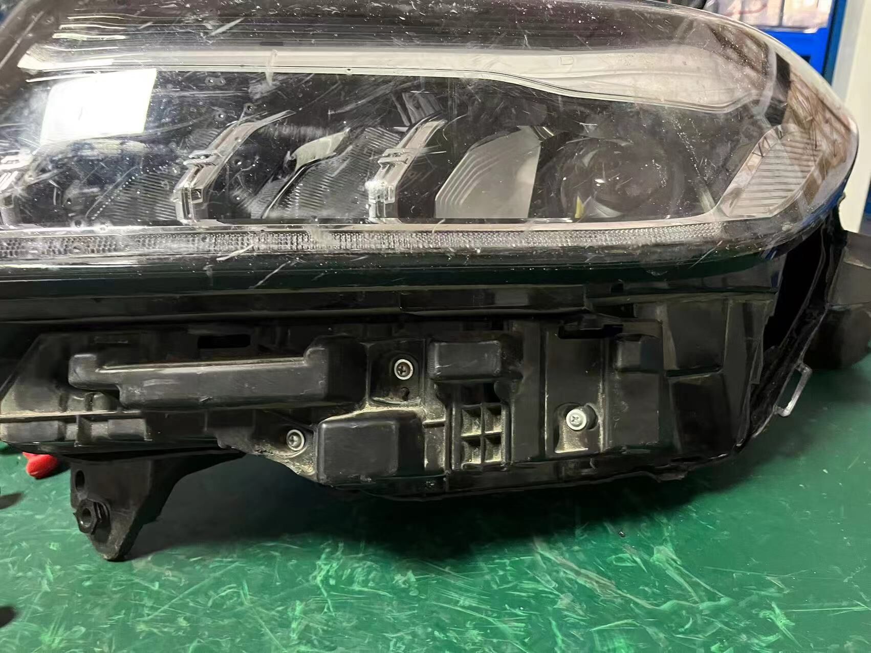 德州伟梵【东风风光IX7高配LED款 透镜支架】 安装图解