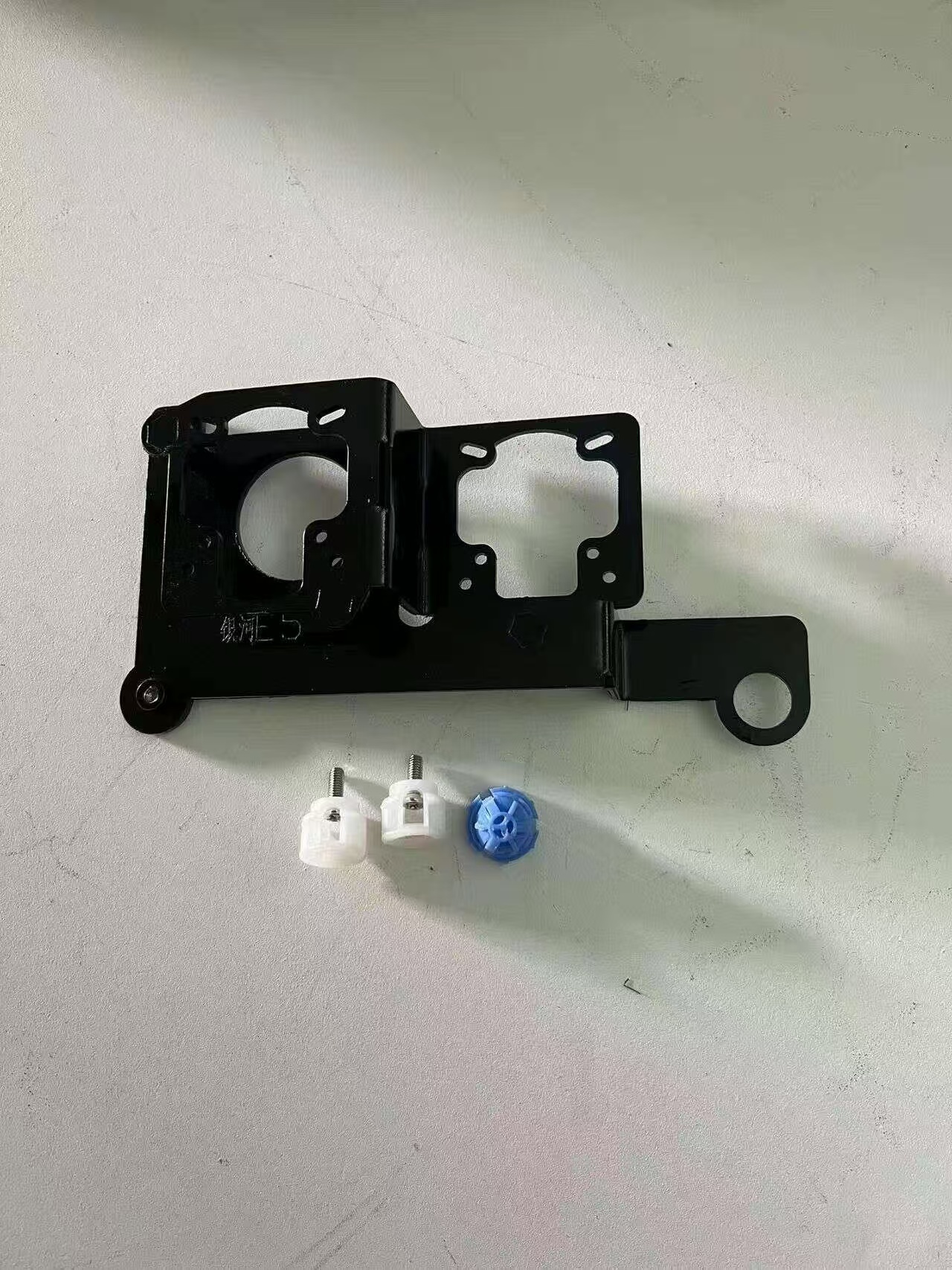 德州伟梵【24款 吉利银河E5 矩阵支架】 安装图解