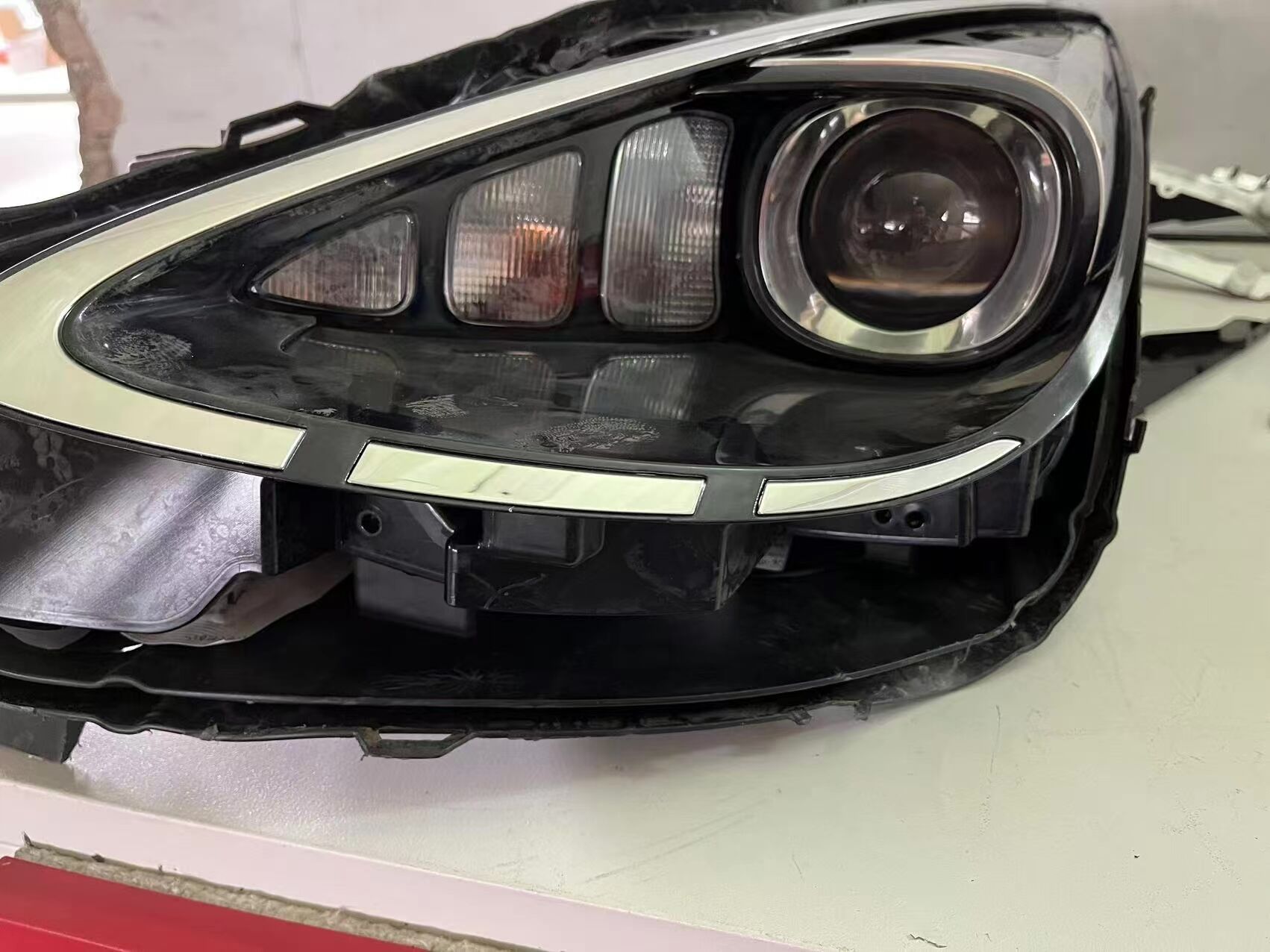 德州伟梵【25款 吉利星愿低配卤素款 透镜支架】 安装图解