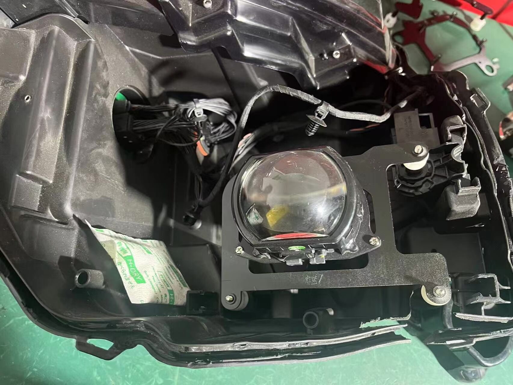 德州伟梵【23-24款 吉利睿蓝7 矩阵支架3寸方透镜支架】 安装图解