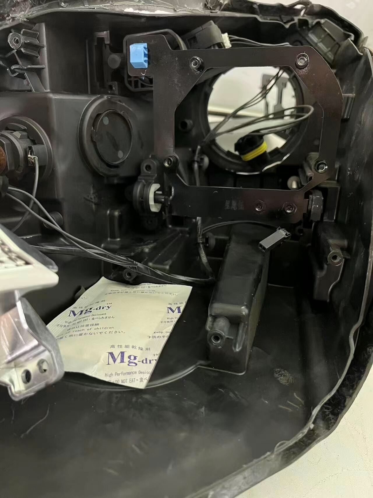 德州伟梵【25款 吉利星愿低配卤素款 透镜支架】 安装图解