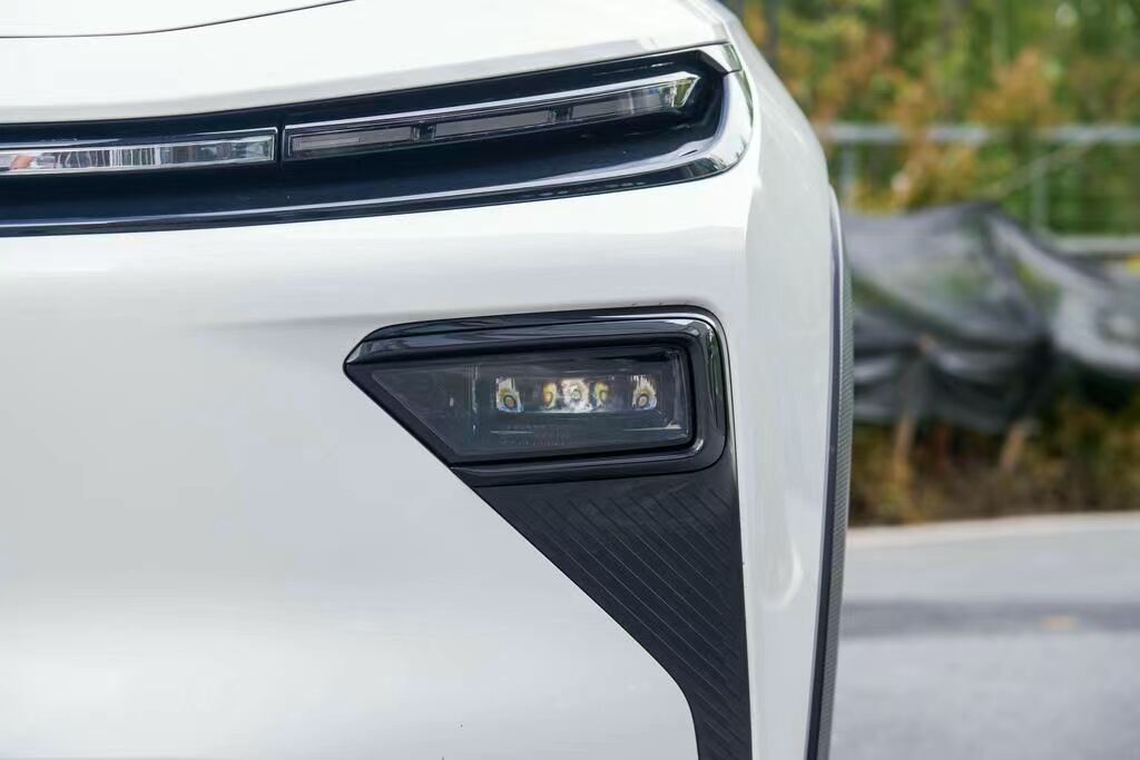 德州伟梵【23-24款 吉利睿蓝7 矩阵支架3寸方透镜支架】 安装图解