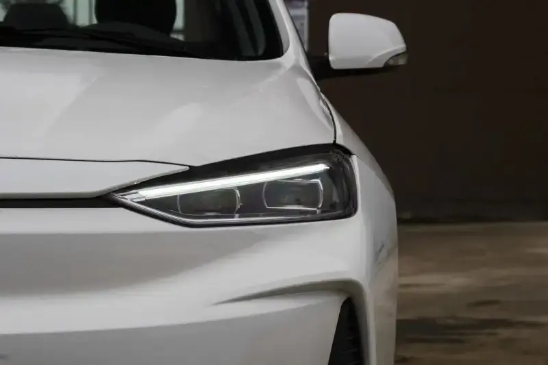 德州伟梵【20款 江淮IEVA50 透镜支架】 安装图解