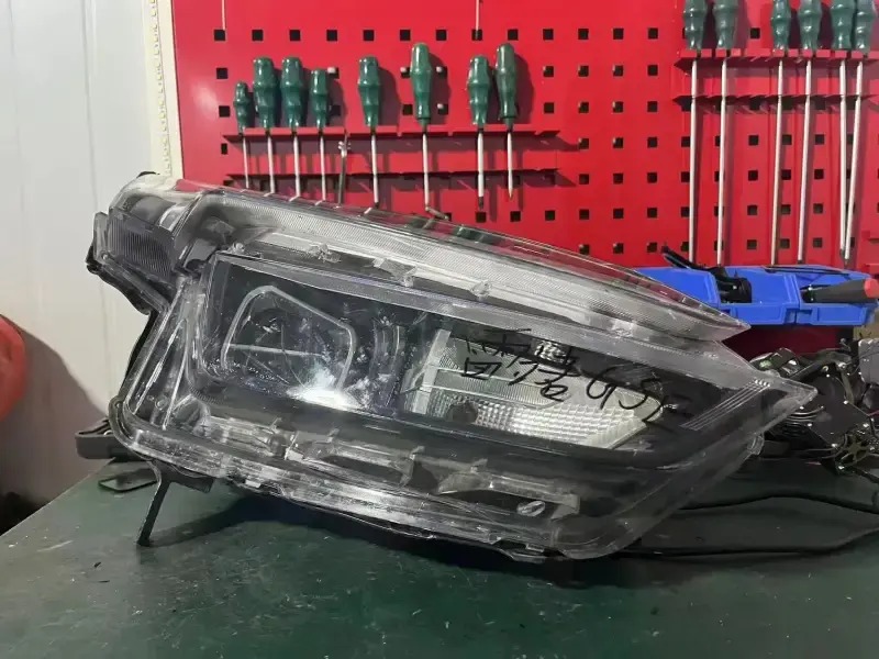 德州伟梵【21-24款 江铃雷诺 奕 卤素款 可免开支架】 安装图解