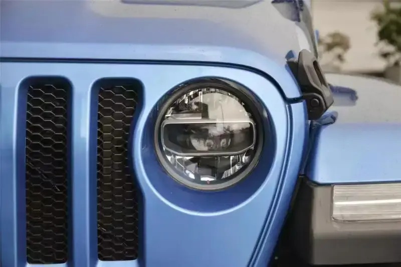 德州伟梵【18-24款 牧马人 3寸加矩阵支架】 安装图解