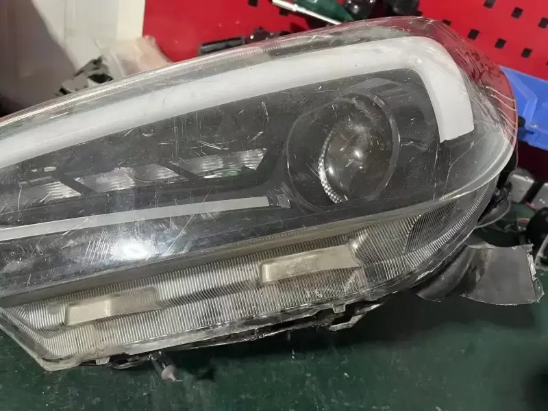 德州伟梵【19-24款 易至EV3 E300 可免开灯支架】 安装图解