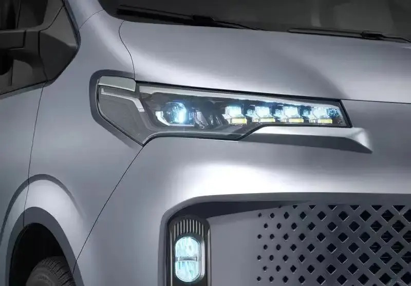 德州伟梵【依维柯聚星 透镜支架】 安装图解