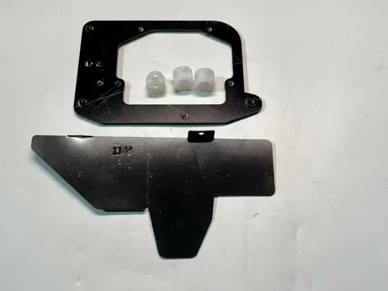 德州伟梵【25款 荣威D6 透镜支架】 安装图解