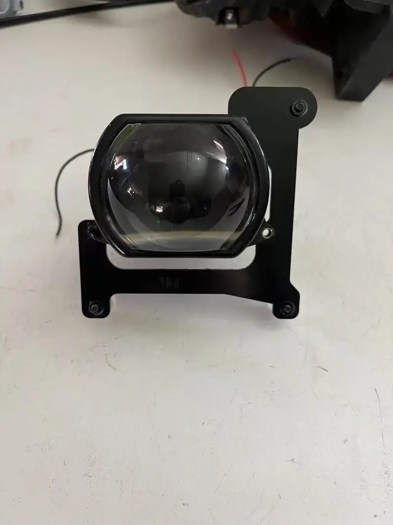 德州伟梵【23款 雪佛兰开拓者 透镜支架】 安装图解