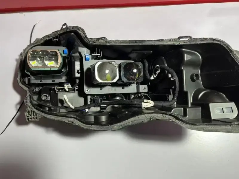 德州伟梵【17-23款 雪铁龙C6高配LED款 透镜支架】 近光 远光 安装图解