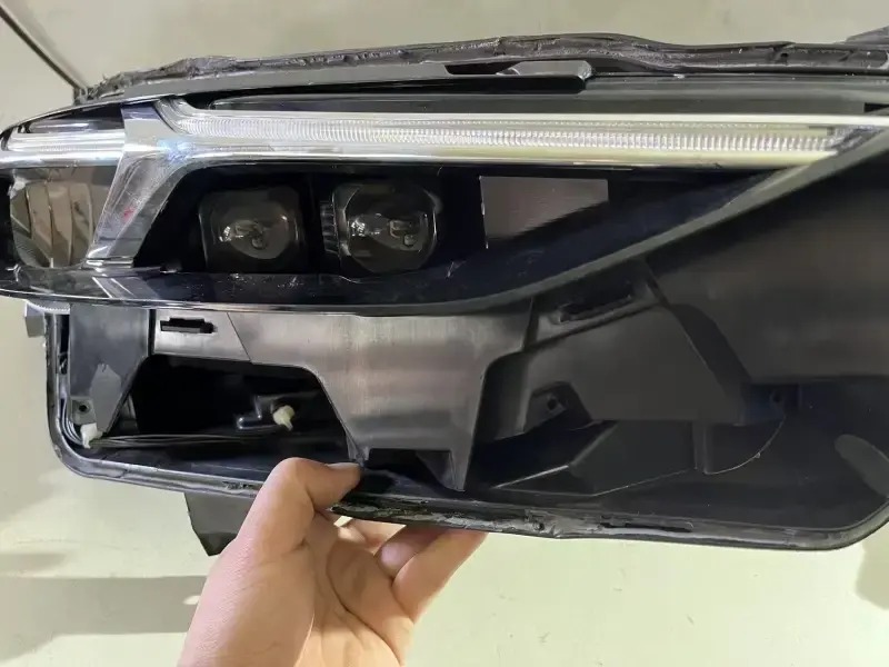 德州伟梵【20-22款 雪佛兰畅巡 近光 矩阵支架】 安装图解