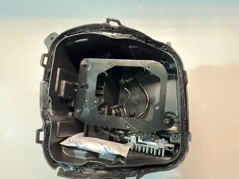 德州伟梵【25款 荣威D6 透镜支架】 安装图解