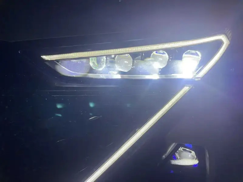 德州伟梵【23款 荣威RX9低配 矩阵支架】 安装图解