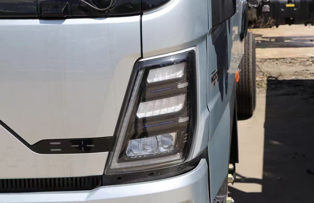 德州伟梵【24-26款 重汽豪沃悍将Pro 统帅Pro 透镜支架】 安装图解