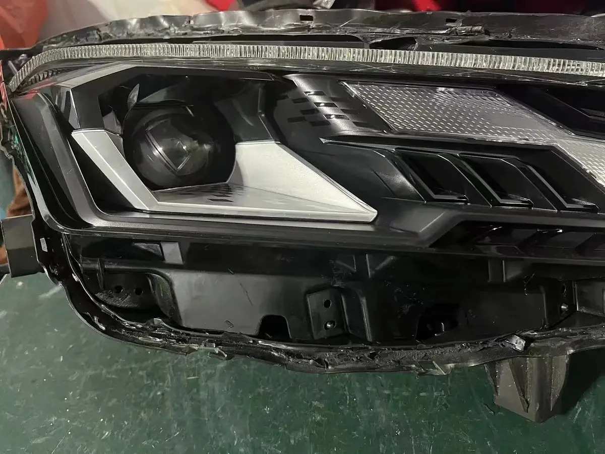 德州伟梵【21-24款 东风奕炫高配LED 透镜支架】 安装图解